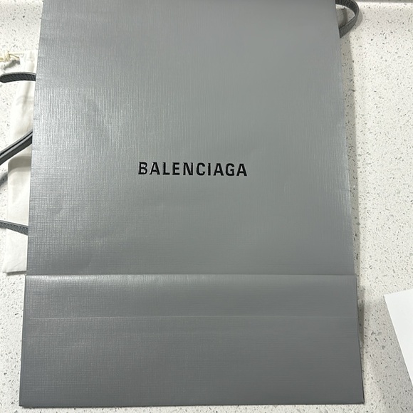 💯Authentic Balenciaga crossbody bag - Picture 9 of 9
